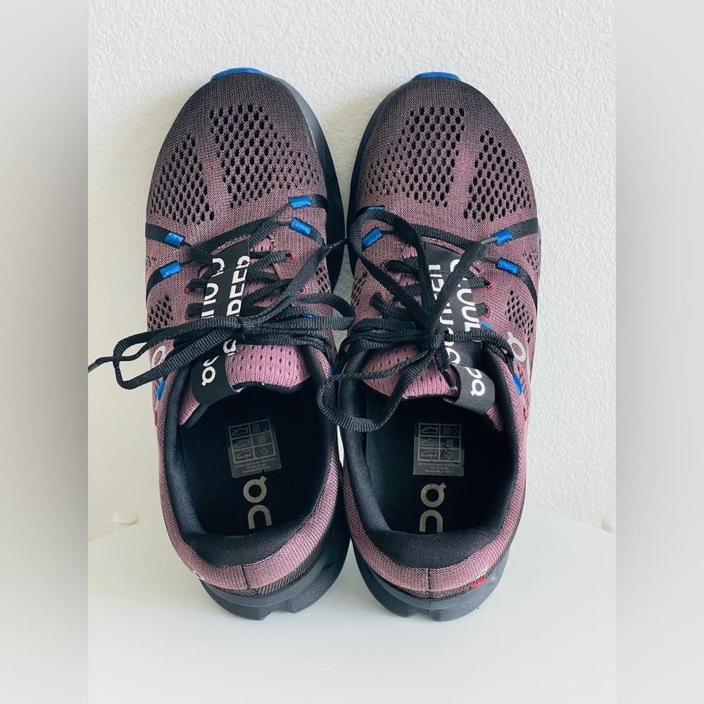 On Cloudsurfer Running Black and Blue Athletic Shoes with CloudTec size 8.5 - Picture 2 of 16